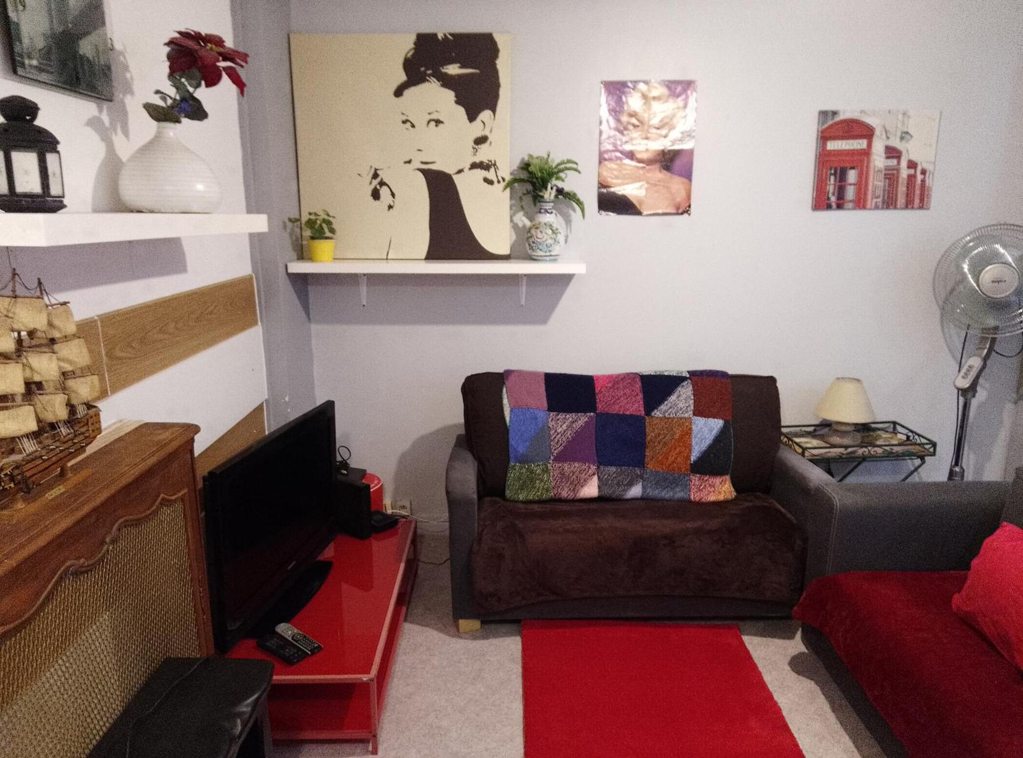 Guesthouse Familial Pour 2,3,4 Personnes De 44M2- Accessible Handic -Rez De Chaussee-Vues Sur Rue Et Patio Prive - Sejour, Chambre Separee-Cuisine,Salle De Bain,Lit Double Et Canape-Lit 2Pers-Entree De La Rue Berzelius-5 Minutes Du Metro Brochant-Lig ปารีส ภายนอก รูปภาพ