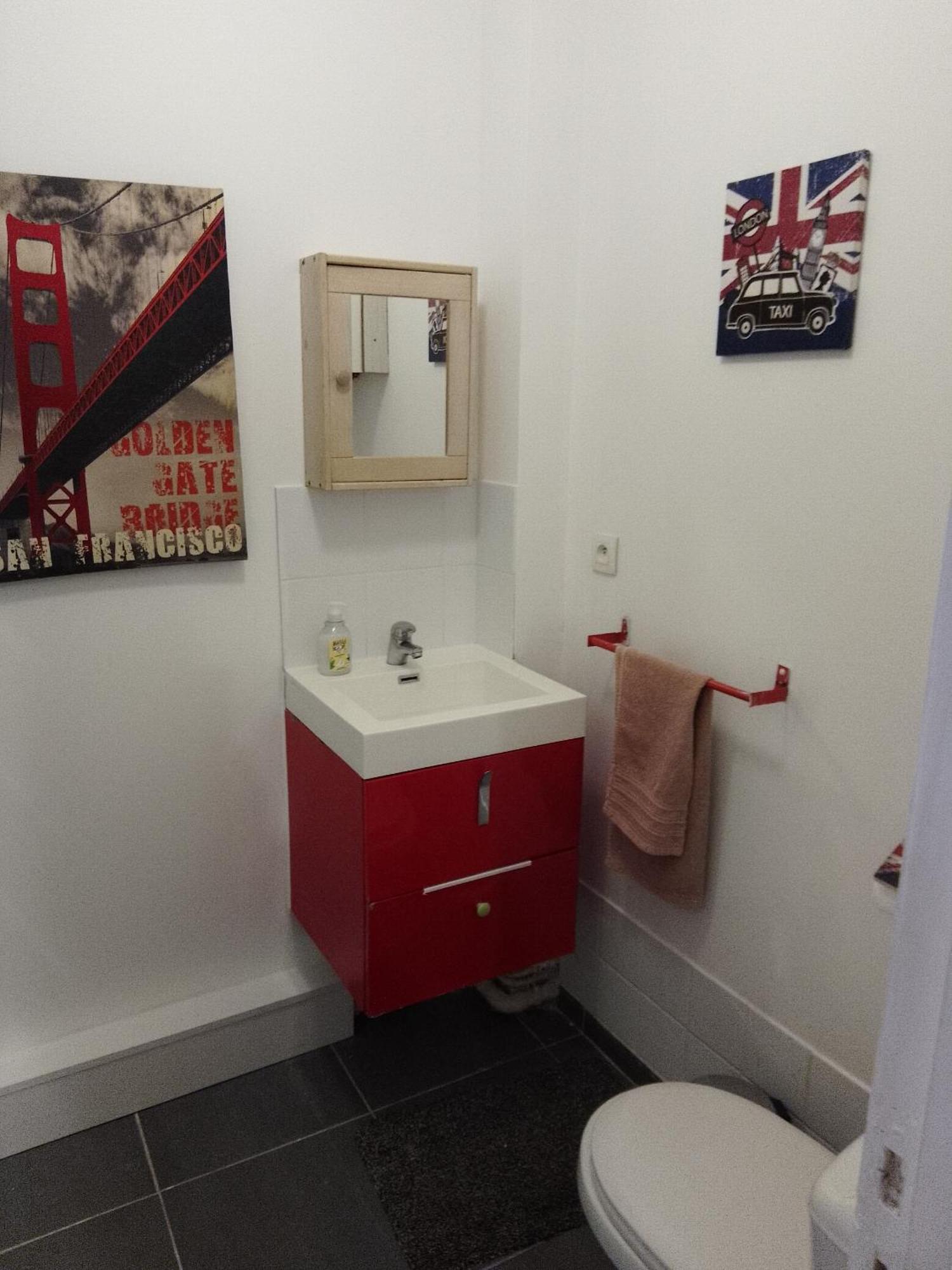 Guesthouse Familial Pour 2,3,4 Personnes De 44M2- Accessible Handic -Rez De Chaussee-Vues Sur Rue Et Patio Prive - Sejour, Chambre Separee-Cuisine,Salle De Bain,Lit Double Et Canape-Lit 2Pers-Entree De La Rue Berzelius-5 Minutes Du Metro Brochant-Lig ปารีส ภายนอก รูปภาพ