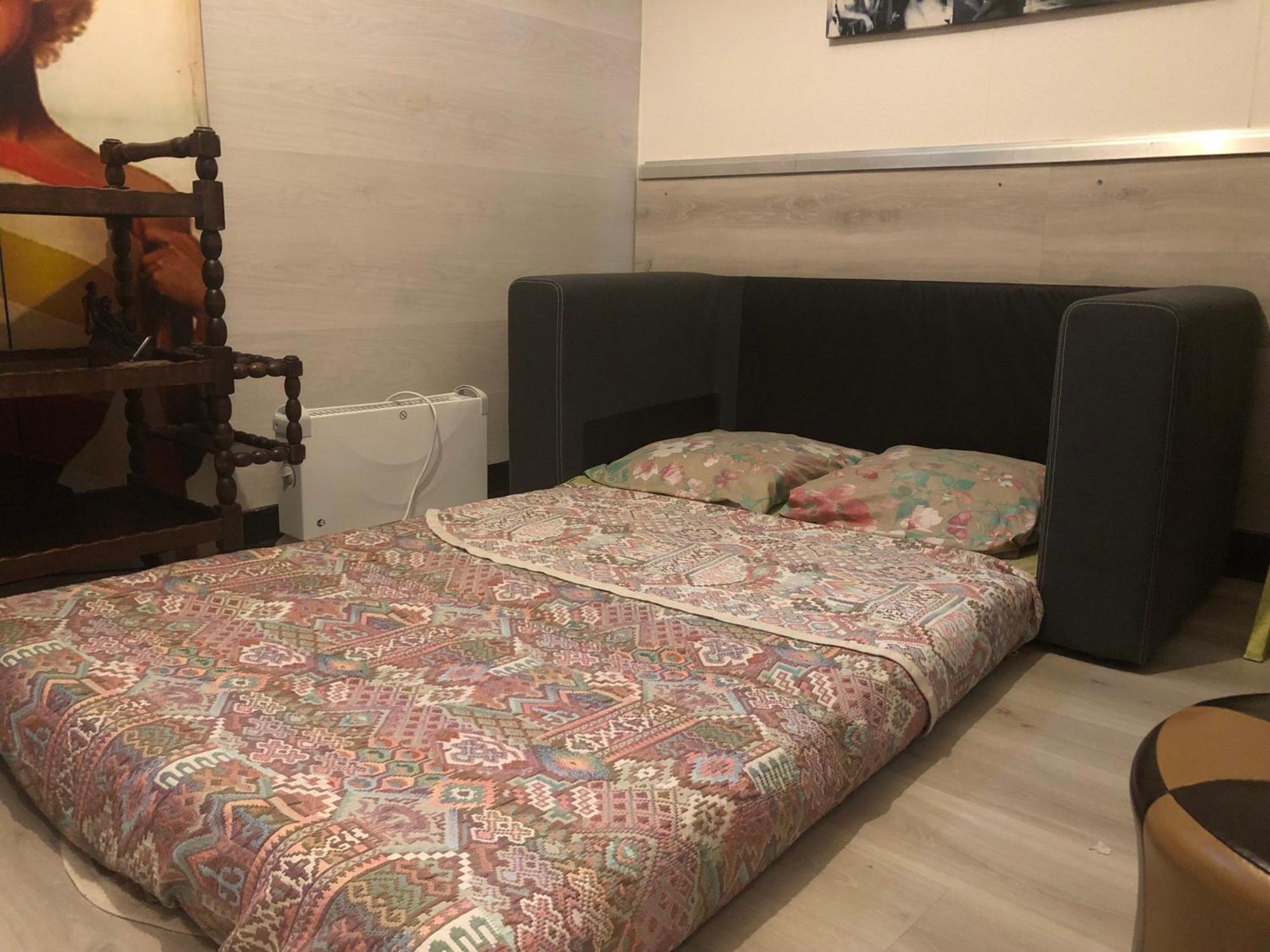 Guesthouse Familial Pour 2,3,4 Personnes De 44M2- Accessible Handic -Rez De Chaussee-Vues Sur Rue Et Patio Prive - Sejour, Chambre Separee-Cuisine,Salle De Bain,Lit Double Et Canape-Lit 2Pers-Entree De La Rue Berzelius-5 Minutes Du Metro Brochant-Lig ปารีส ภายนอก รูปภาพ